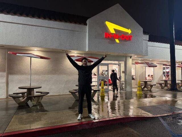 김수로가 미국에서 장난기 넘치는 여유로운 근황을 전했다. / 김수로 인스타그램