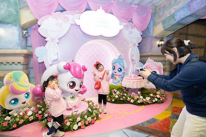 롯데월드 어드벤처 내 ‘프린세스 캐치! 티니핑’ 포토존. (사진=롯데월드) *재판매 및 DB 금지