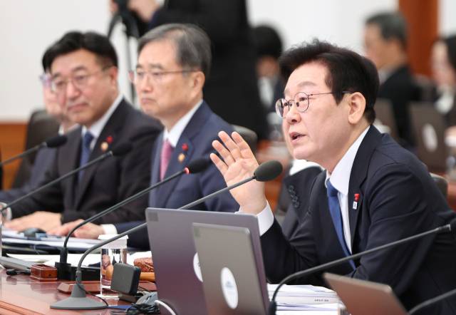 ▲이재명 대통령이 30일 청와대에서 열린 국무회의에서 발언하고 있다. ⓒ연합뉴스