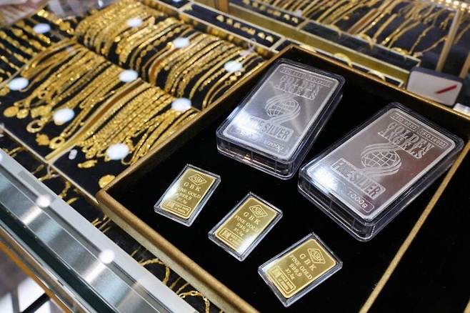 고가 귀금속일수록 구매 전 세율과 통관 기준을 확인하는 것이 최소한의 안전장치다. 연합뉴스