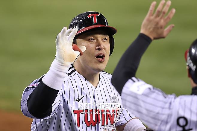 ▲ 허리가 불편해 딱 한 번만 스윙하기로 마음 먹은 박동원. 결과는 홈런이었다. ⓒ곽혜미 기자