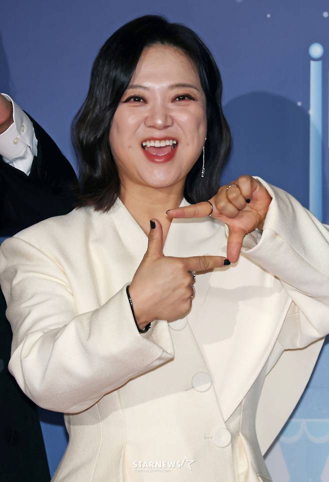 구해줘 홈즈 김숙이 29일 오후 서울 마포구 상암동 MBC에서 진행된 '2025 MBC 방송연예대상' 레드카펫행사에 참석해 포즈를 취하고 있다. /2025.12.29 /사진=이동훈 photoguy@
