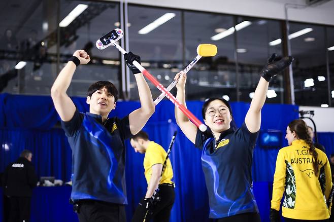 정영석(왼쪽)과 김선영 [대한컬링연맹 제공. 재판매 및 DB 금지]