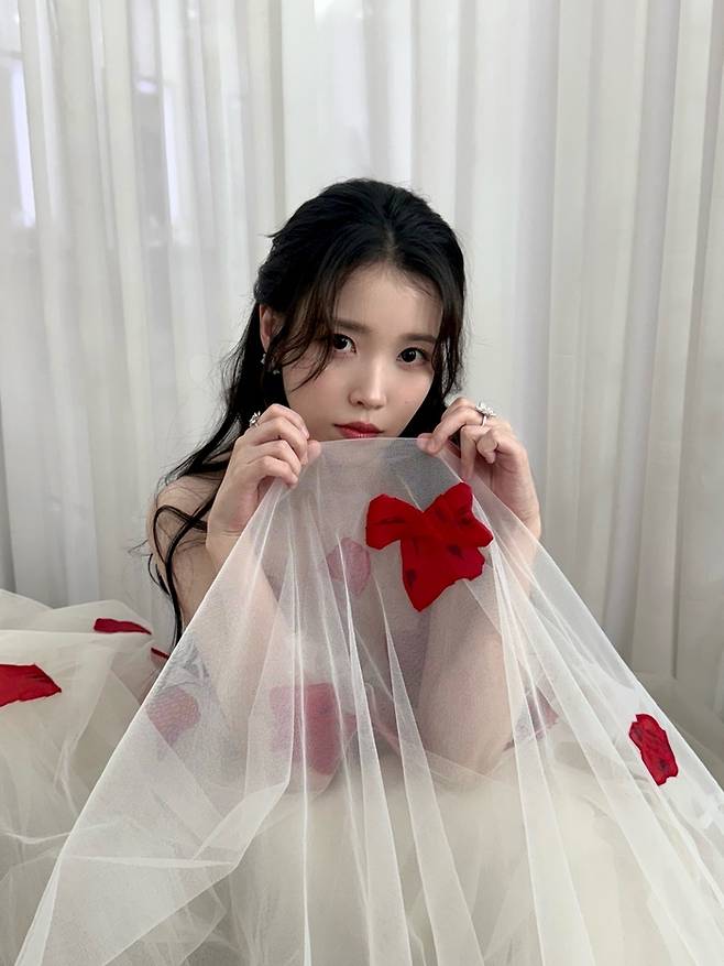 아이유. 사진 | 이담엔터테인먼트