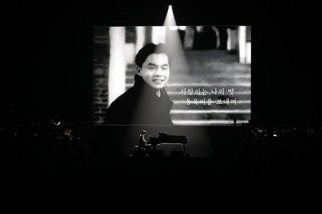 가수 김동률은 11월 8일부터 16일까지 서울 송파구 KSPO돔에서 총 7회 공연을 진행했다./뮤직팜엔터테인먼트