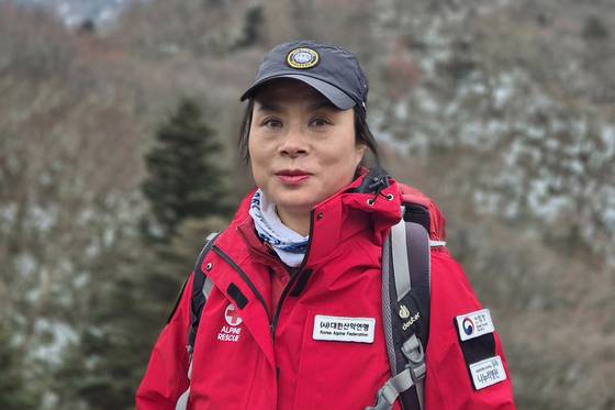 오순희 한국여성산악회 회장은 제주산악안전대 구조대장을 4년간 지냈다. [사진 오순희]