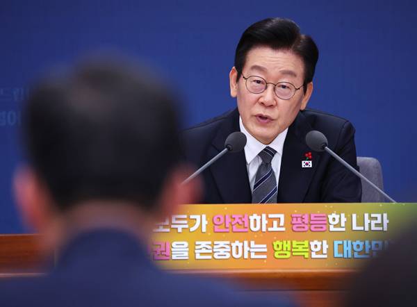 ▲ 이재명 대통령이 12월19일 정부서울청사 별관에서 열린 법무부(대검찰청)·성평등가족부 업무보고를 진행했다. ⓒ연합뉴스