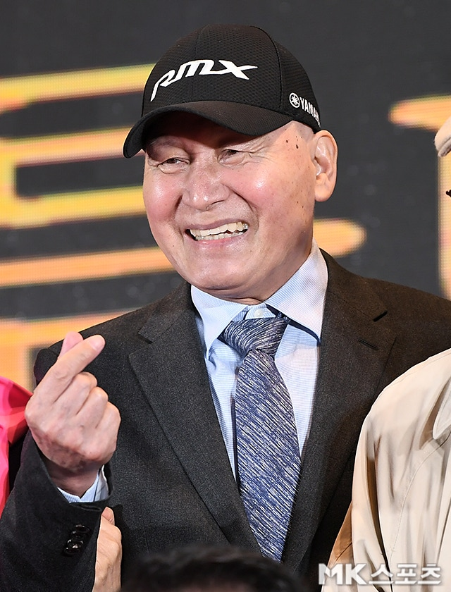 국민 배우 안성기가 위중한 고비를 넘기고 심장이 다시 뛰기 시작했다. 다만 아직 의식은 회복되지 않은 상태로, 의료진이 경과를 지켜보고 있다. 사진=천정환 기자