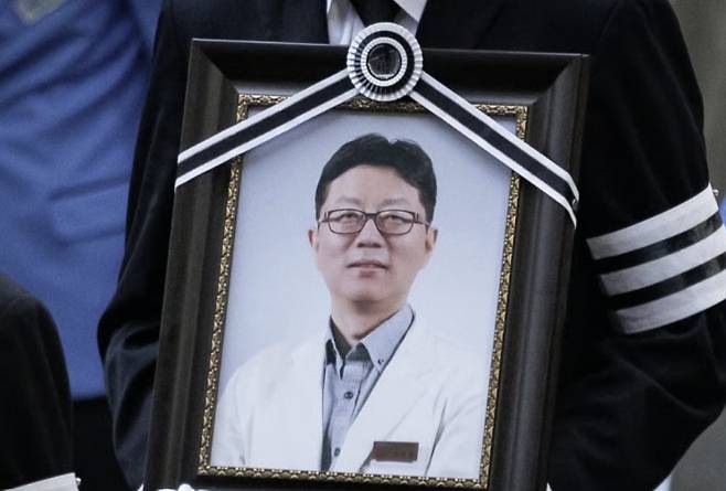 2018년 12월31일 임세원(당시 47세) 서울 강북삼성병원 정신건강의학과 교수가 진료 중이던 환자 A씨의 흉기에 찔려 사망했다./ 사진=뉴스1