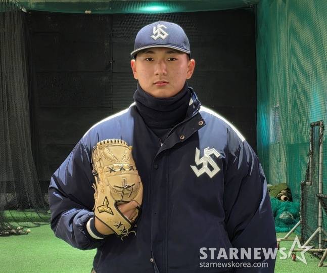 유신고 박찬희가 지난 25일 유신고 야구부 체력단련실에서 스타뉴스와 만나 포즈를 취하고 있다. /사진=김동윤 기자