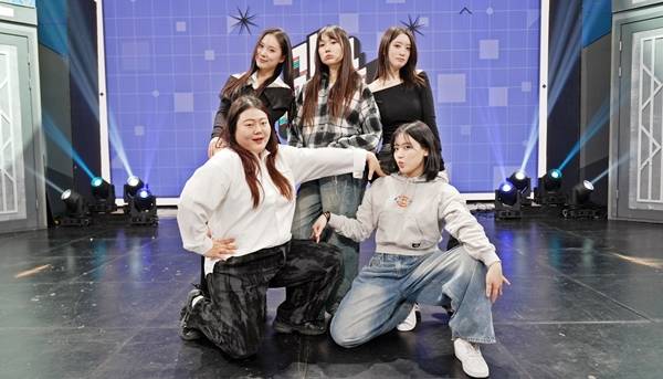 KBS 2TV '개그콘서트'의 김가은(사진 왼쪽 아래부터 시계방향으로), 황헤선, 서성경, 손민경, 손유담./사진제공=KBS 2TV '개그콘서트'