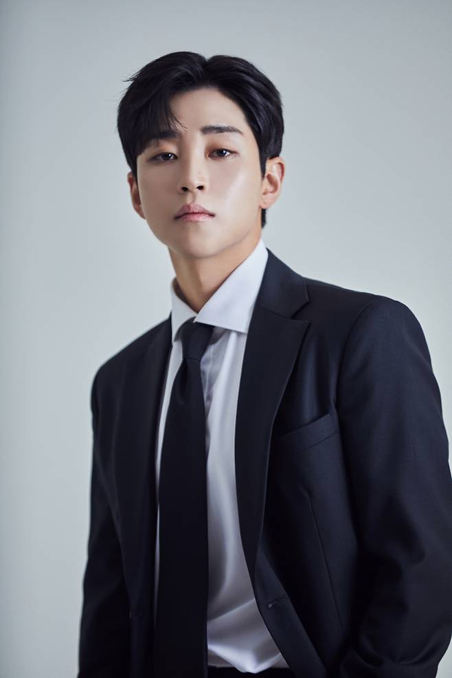 딘딘, 대한적십자사에 1000만 원 기부 (제공: 슈퍼벨컴퍼니)