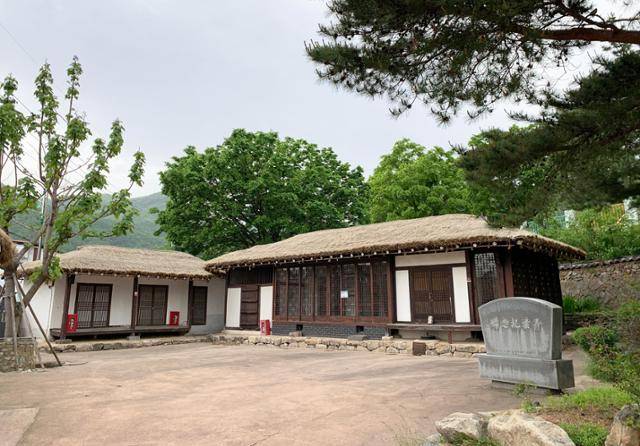 1937년부터 1940년까지 경북 문경공립보통학교 교사로 근무했던 박정희 전 대통령이 3년간 하숙 했던 집. ‘청운각’이라는 이름으로 보존돼 있다. 한국일보 자료사진