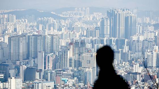 지난 14일 서울 남산에서 바라본 서울 시내 아파트 단지 모습. 김종호 기자