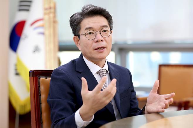 정원오 성동구청장이 지난달 8일 성동구청에서 매경 디지털뉴스룸과 인터뷰하고 있다. [사진=성동구]