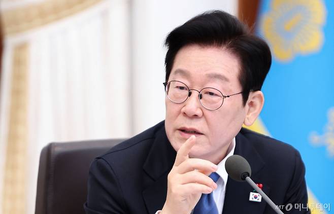 [서울=뉴시스] 최동준 기자 = 이재명 대통령이 30일 청와대에서 열린 국무회의에서 발언하고 있다. (청와대통신사진기자단) 2025.12.30. photocdj@newsis.com /사진=