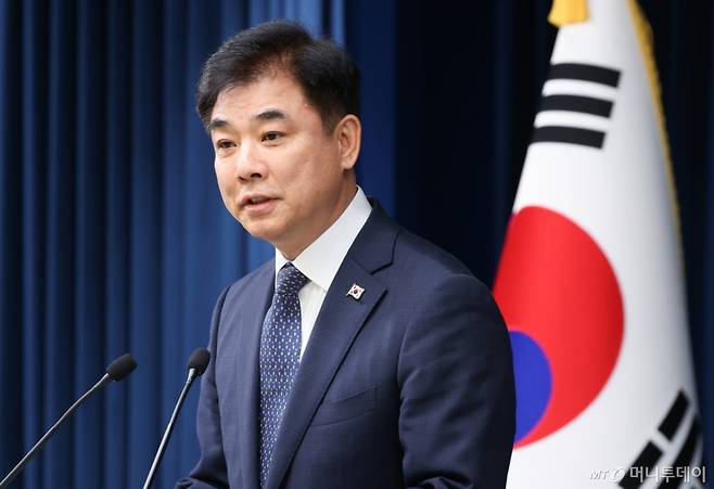 (서울=뉴스1) 허경 기자 = 김병욱 대통령실 정무비서관이 5일 서울 용산 대통령실 청사에서 여야 회동 관련 브리핑을 하고 있다.?2025.9.5/뉴스1  Copyright (C) 뉴스1. All rights reserved. 무단 전재 및 재배포,  AI학습 이용 금지. /사진=(서울=뉴스1) 허경 기자