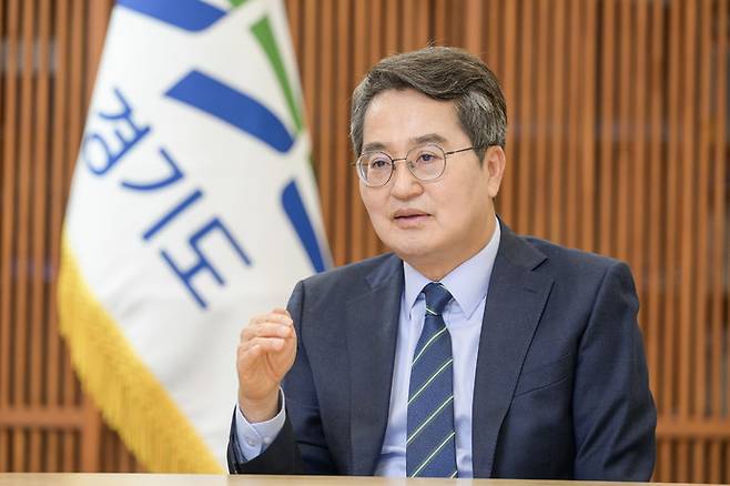 김동연 경기도지사가 23일 경기도청 도지사실에서 신년 인터뷰를 하고 있다.사진=경기사진공동취재단
