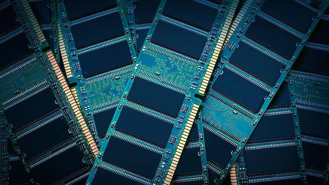 램(RAM)은 우리가 사용하는 모든 컴퓨터에 들어 있다