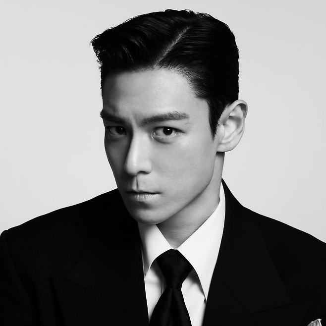 T.O.P (Instagram @ttt)