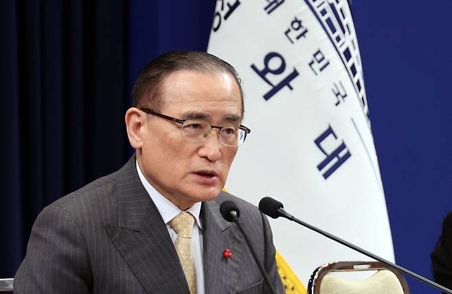 위성락 국가안보실장이 2일 청와대 기자회견장에서 이재명 대통령의 중국 국빈방문에 대해 브리핑하고 있다. [연합뉴스]