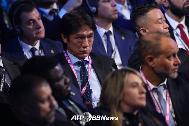 월드컵 조 추첨식에 참석한 홍명보 축구대표팀 감독. /AFPBBNews=뉴스1