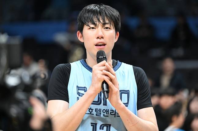 1일 가스공사전을 마친 뒤 강지훈이 승리 소감을 전하고 있다. /사진=KBL