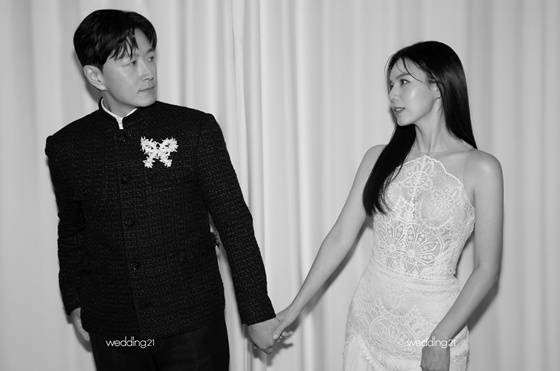 왼쪽부터 진태현, 박시은 부부