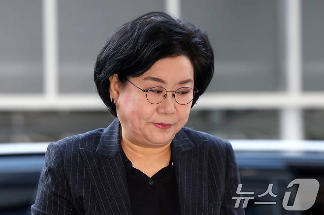 초대 기획예산처 장관 후보자로 지명된 이혜훈 전 국민의힘 의원이 30일 오전 서울 중구 예금보험공사에 마련된 인사청문회 준비 사무실로 출근하고 있다. 2025.12.30/뉴스1 ⓒ News1 박지혜 기자