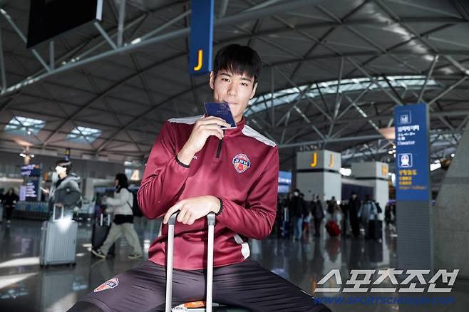 인천국제공항 1터미널/ 제주SKFC 준프로 허재원/ 바이에른 뮌헨 연수/사진제공=제주 SK 구단
