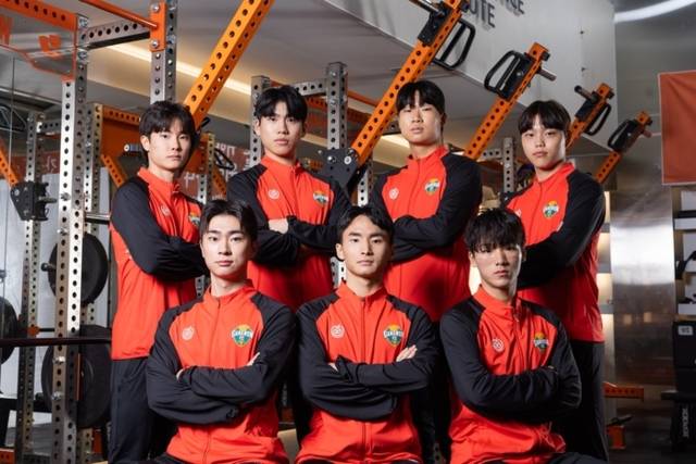 ▲ 강원FC는 조원우(21), 이용재(19), 김어진(19), 이정현(19), 여준엽(19), 이효빈(19), 최지남(19)을 2026시즌 신인 선수로 영입했다고 3일 밝혔다.