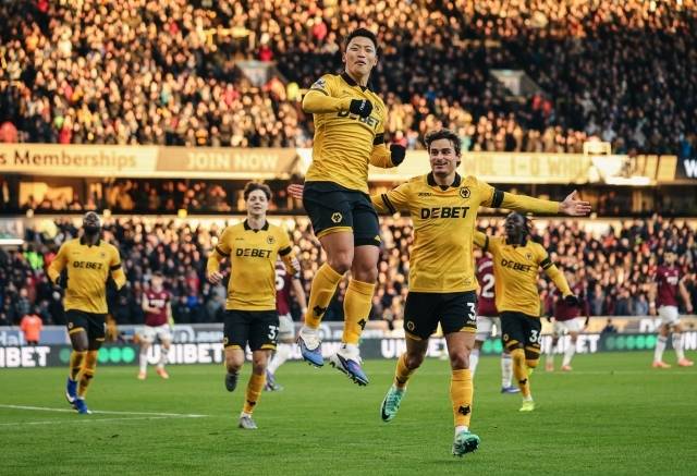 ‘K-황소’ 황희찬이 1골 1도움 활약 후 부상 교체됐다. 사진=울버햄튼 SNS