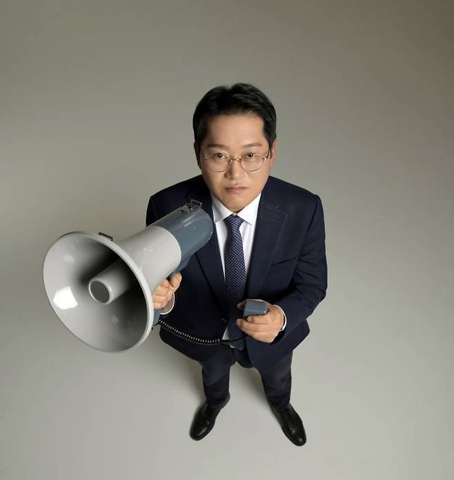 CBS 시사 프로그램 '박성태의 뉴스쇼' 진행을 맡은 박성태 앵커