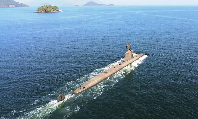 프랑스 나발그룹이 만든 스코르펜급 잠수함이 수면 위로 항해하고 있다. 나발그룹 제공