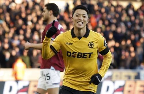 울버햄튼 원더러스의 황희찬이 웨스트햄 유나이티드 FC 상대로 득점 후 기뻐하고 있다. 로이터연합뉴스