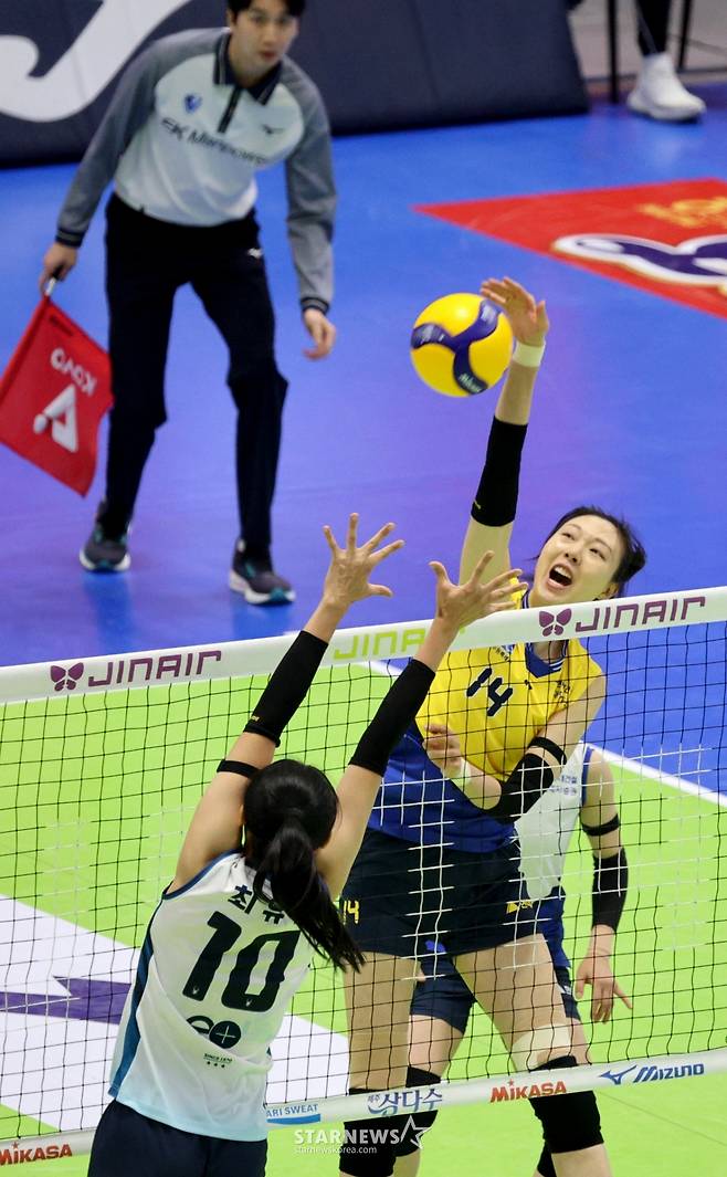 [한번에쓱]'9연승 도전한 현대건설 잡고' 세상을 다가진듯 신난 GS선수들