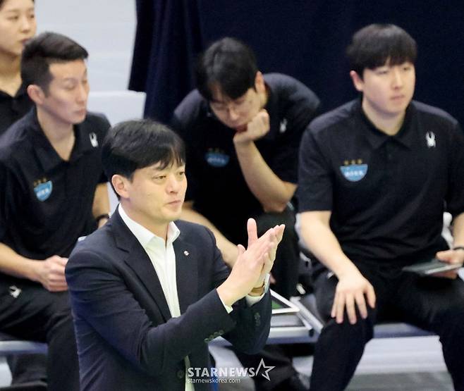 [한번에쓱]'9연승 도전한 현대건설 잡고' 세상을 다가진듯 신난 GS선수들