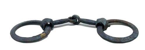 조선시대 청동은상감재갈. 기술이 발전하며 나무나 가죽에서 금속제 재갈을 만들게 됐다.