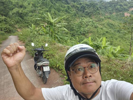 박경식 작가는 은퇴 후 오토바이 면허를 딴 뒤 해외 여행의 지평이 넓어졌다고 말한다. 박경식 제공
