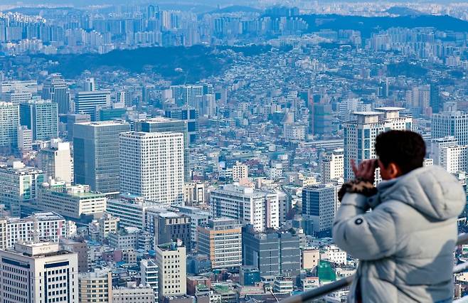 서울 남산에서 바라본 아파트 단지의 모습. 사진=뉴스1