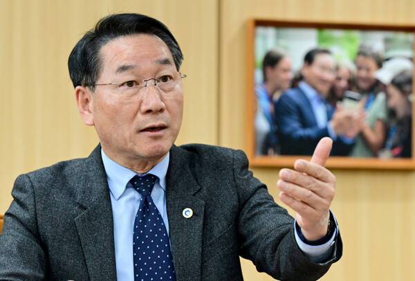 유정복 인천시장이 2026년 시정 방향 등을 설명하고 있다. 인천시 제공