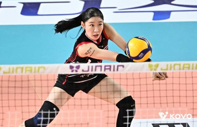 서브를 받아내는 인쿠시. /사진=KOVO 제공