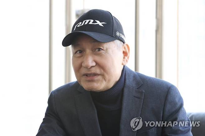 인터뷰하는 배우 안성기 (서울=연합뉴스) 강민지 기자 = 배우 안성기가 지난 2023년 2월 서울 중구 신영균예술문화재단에서 연합뉴스와 인터뷰를 하고 있다. 2023.2.24 mjkang@yna.co.kr