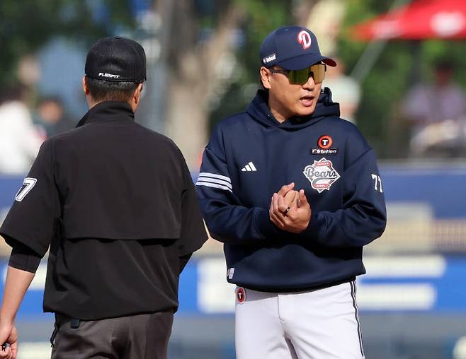 오른쪽 이승엽(사진=연합뉴스)