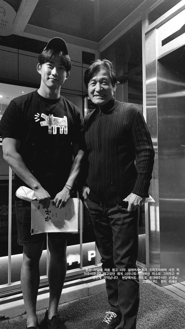 고 안성기와 배우 옥택연/ 옥택연 인스타그램 캡처