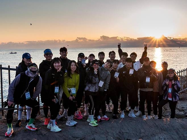 HiBA participants taking a commemorative photo.