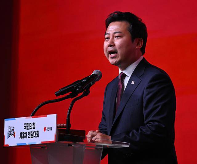 장예찬 전 국민의힘 청년최고위원이 2023년 3월 8일 경기 고양시 킨텍스에서 열린 국민의힘 제3차 전당대회에 참석해 연설하고 있다. 한국일보 자료사진