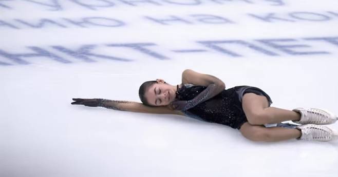 2021년 러시아의 아델리아 페트로시안이 보여준 연기 마지막 장면