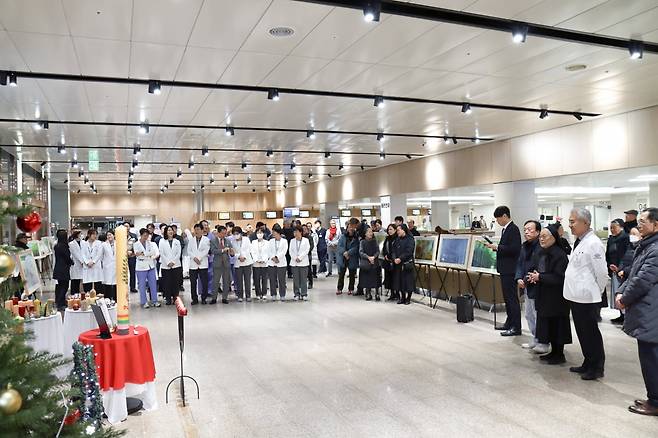 대구파티마병원 개원 70주년 기념 초 및 그림 전시회. 대구파티마병원 제공