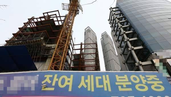 대구 수성구의 한 미분양 주택 공사 현장. 기사 내용과 직접적인 연관 없는 이미지 [연합뉴스]